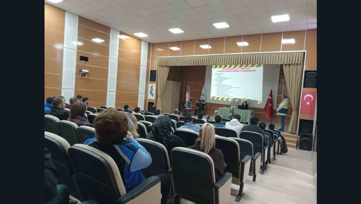 Belediye personeline iş sağlığı ve güvenliği eğitimi verildi