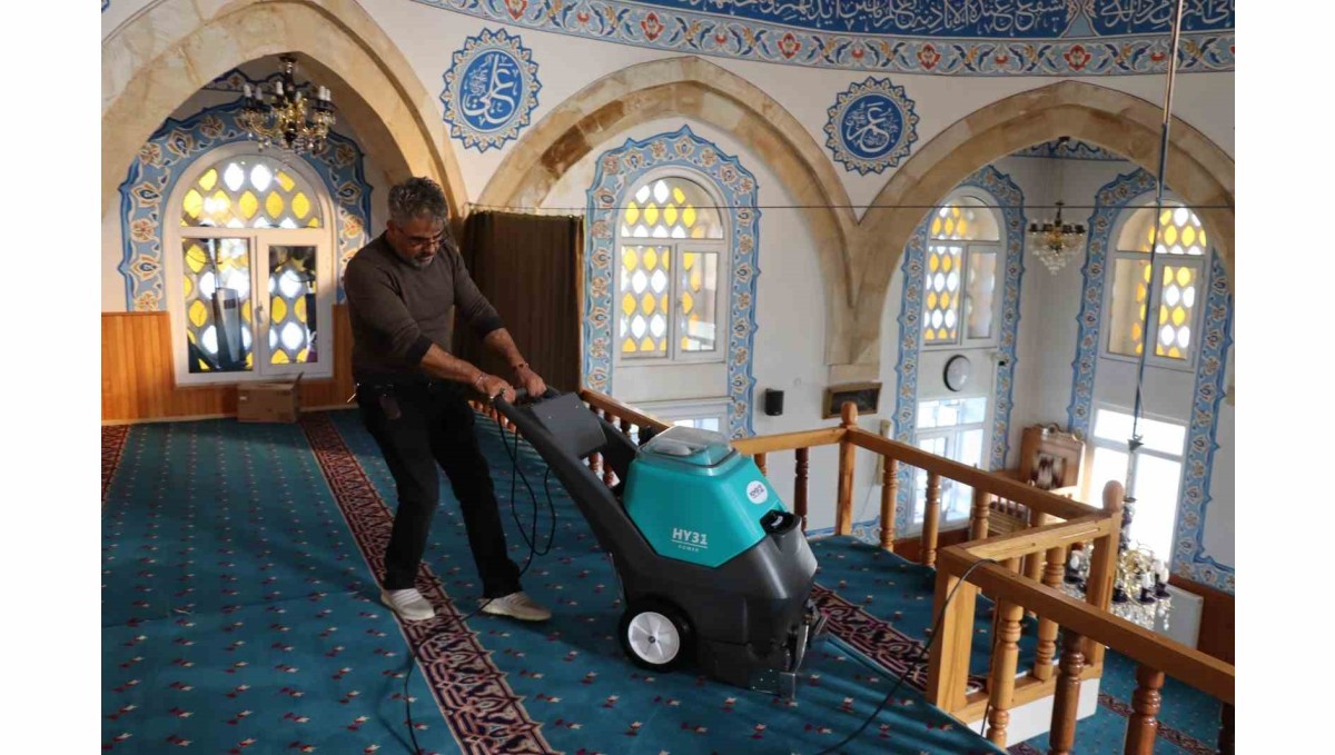 Belediyeden camilere örnek hizmet