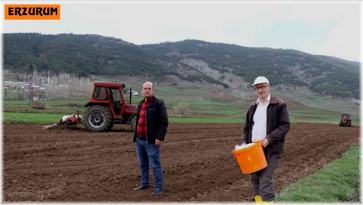 Belediyeden çiftçilere mazot ve traktör desteği