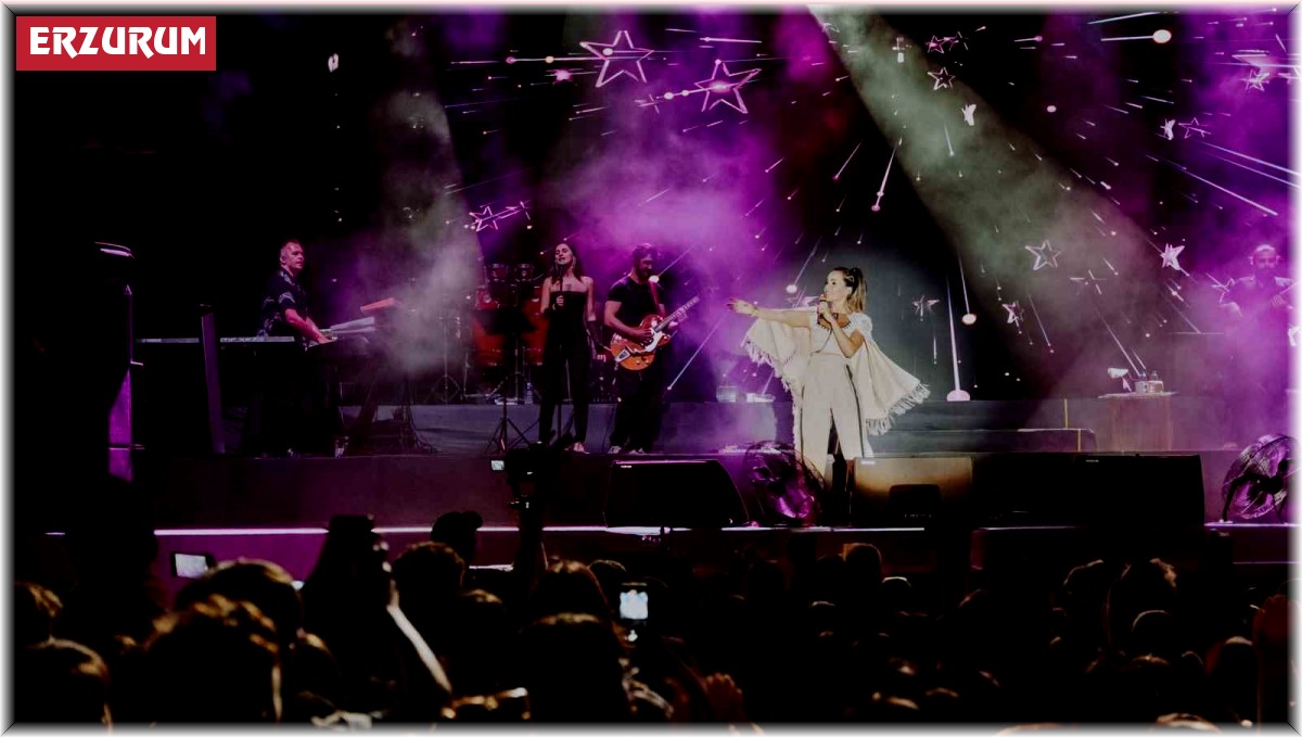 Bengü Erzurum'da sevenlerini coşturdu