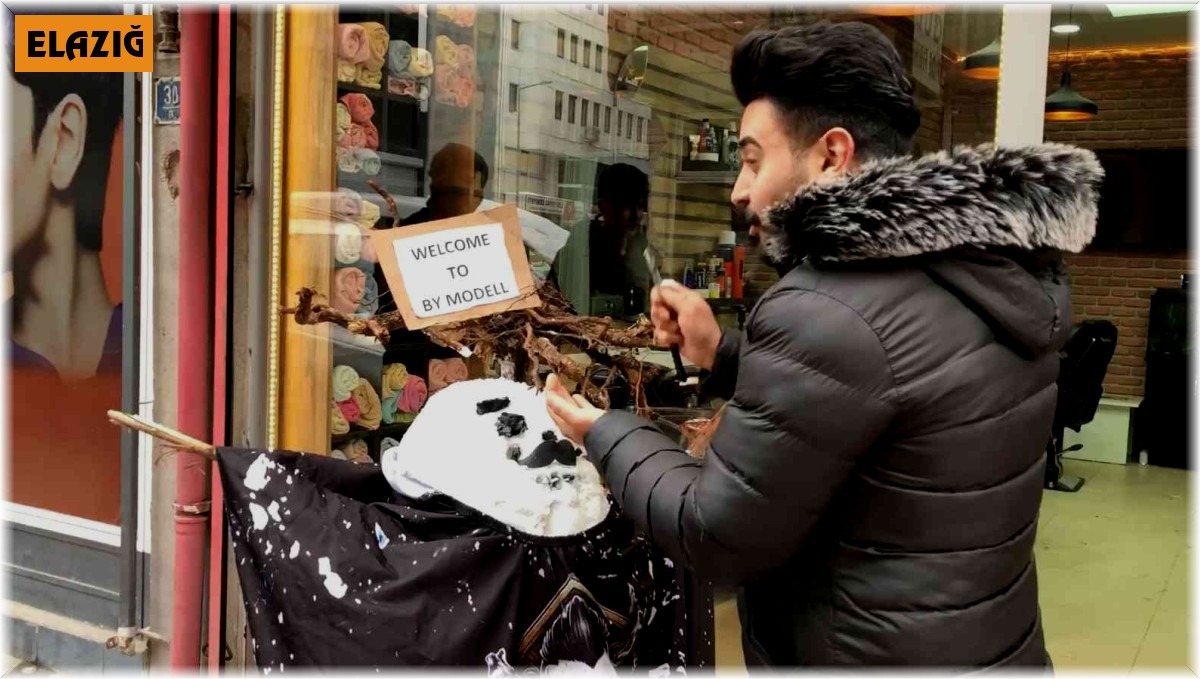 Berber müşteri bulamayınca kardan adamı tıraş etti