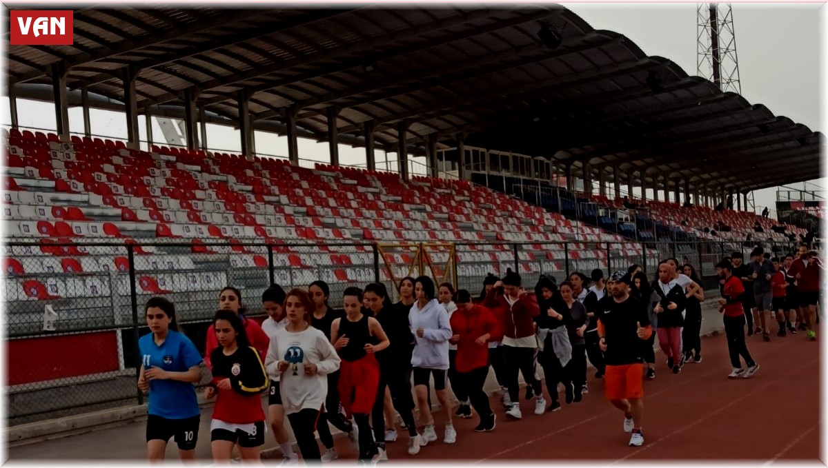 BESYO kursu ile 59 öğrenci üniversiteli oldu