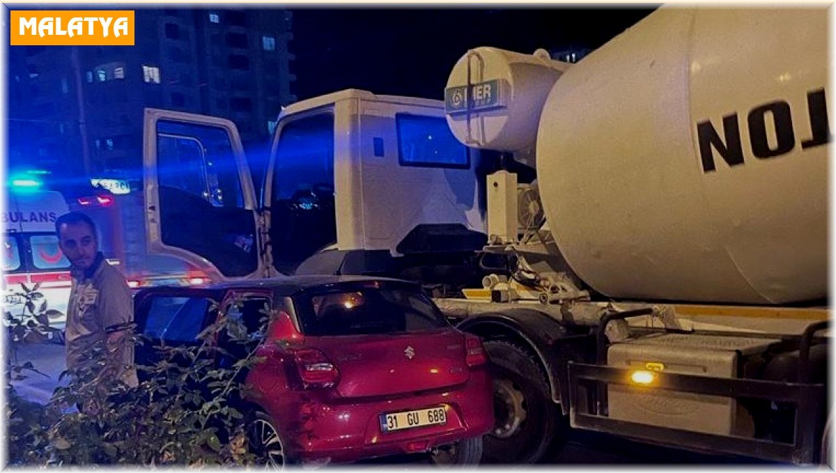 Beton mikseri ile otomobil çarpıştı: 1 yaralı