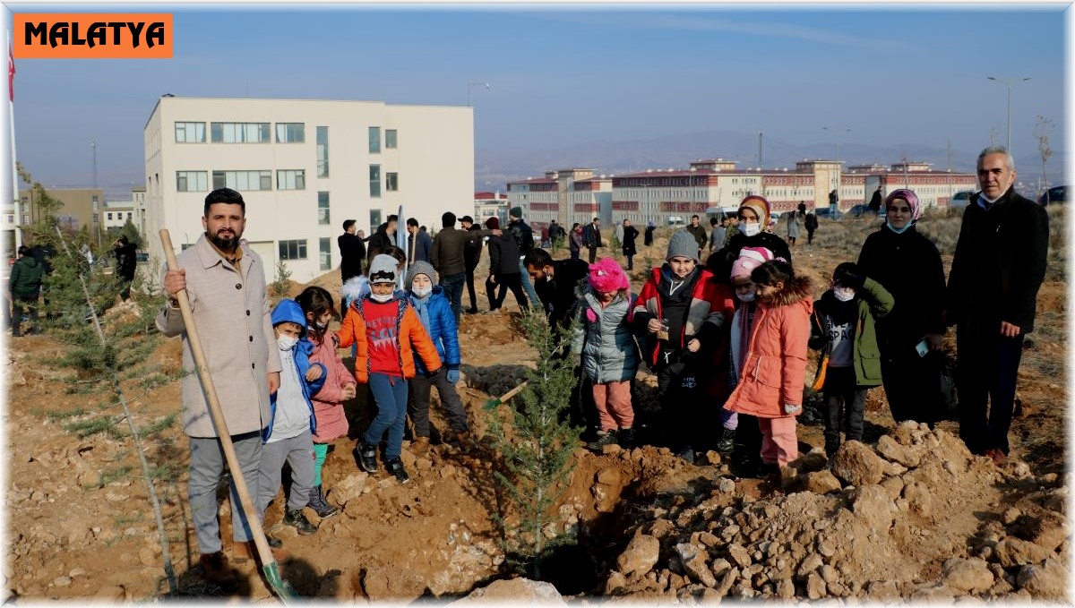 Betül Dürgen Hatıra Ormanı'na 250 fidan