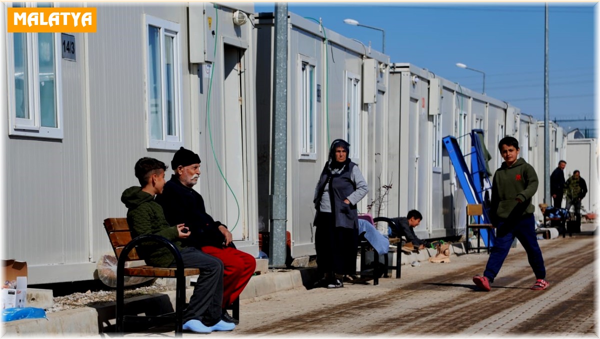 Beydağı konteyner kentte oturma bankları kuruldu