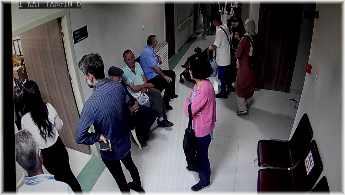 "Beynimdeki çipi çıkart" deyip doktora silah çekerek darp etti