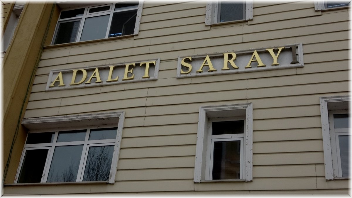 Bıçakla saldırarak 1 kişiyi öldüren zanlılar tutuklandı