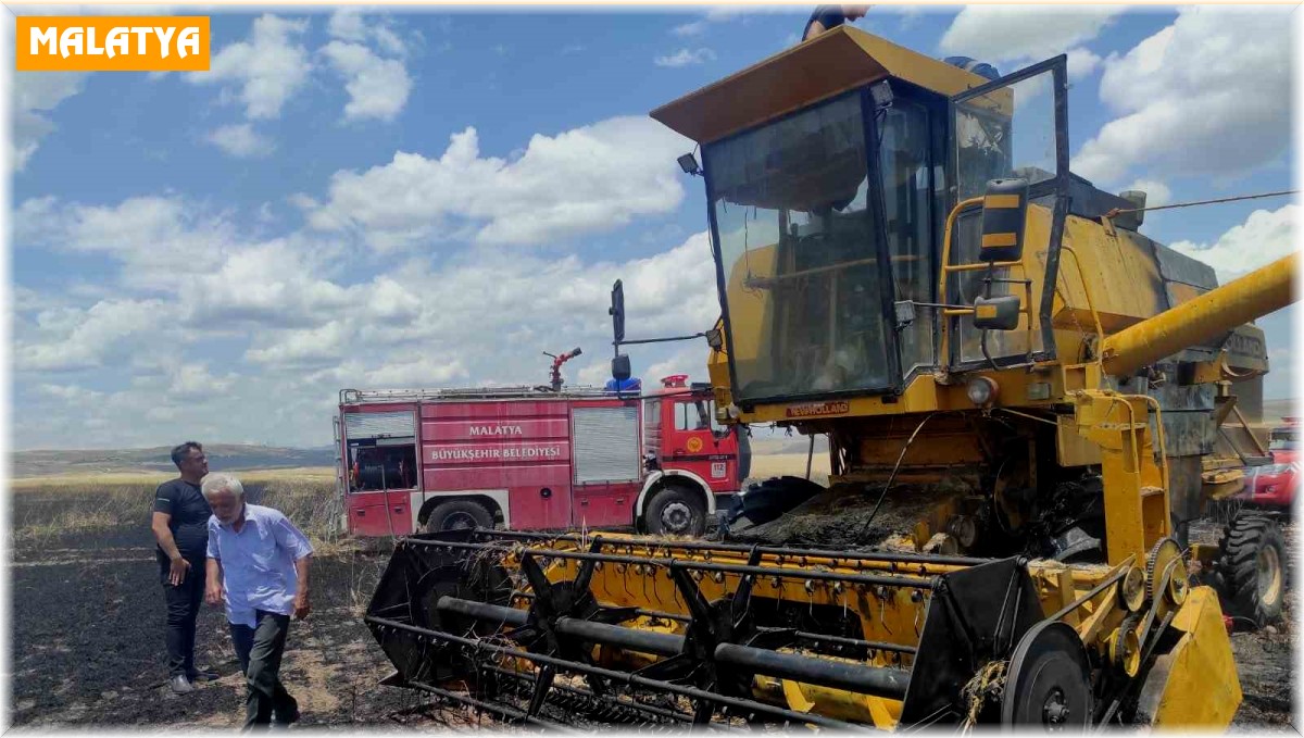 Biçerdöver yangınında arpa ekili 25 dönüm tarla zarar gördü