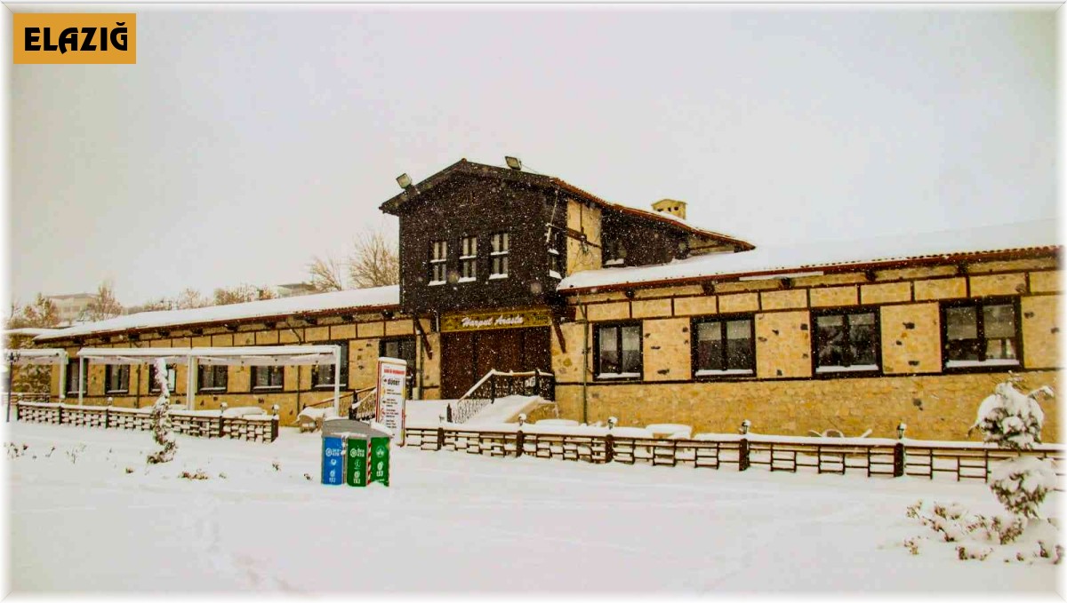 Bin 200 rakımlı Harput'ta kar güzelliği