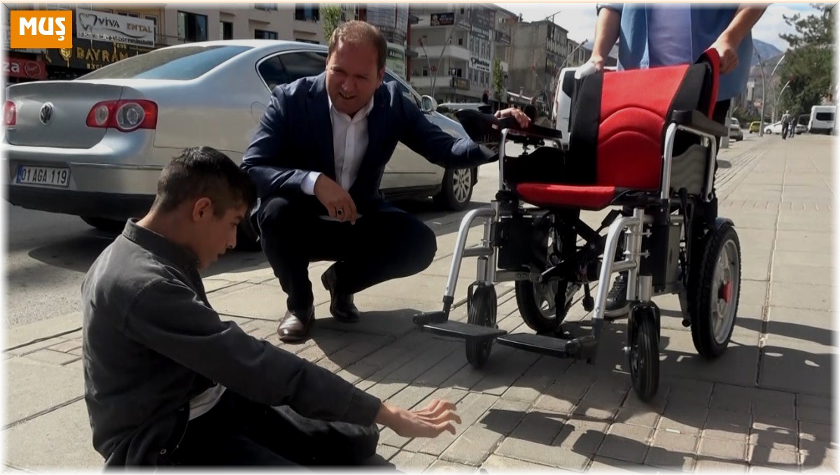 Bin 500 kilometre yol kat ederek Recep'e akülü sandalye getirdiler