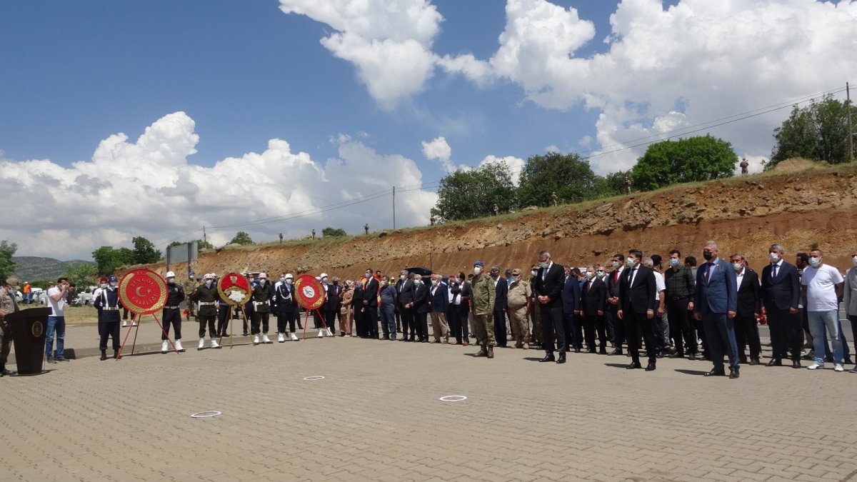 Bingöl'de 28 yıl önce haince şehit edilen 33 asker törenle anıldı