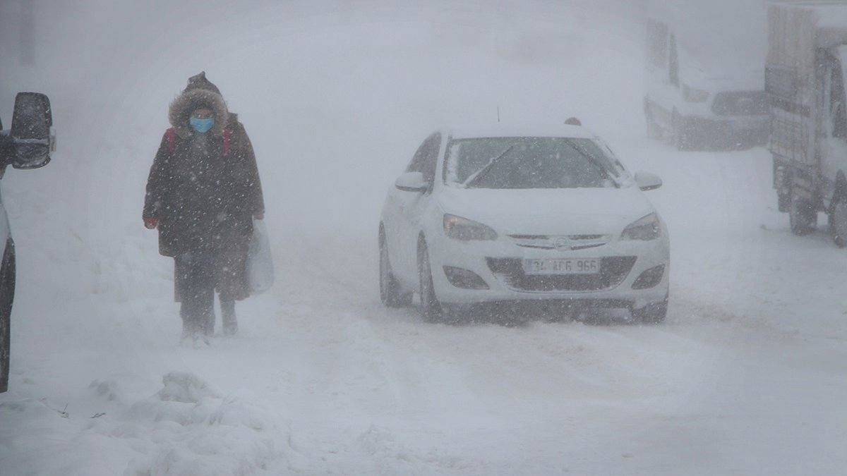 Bingöl'de 288 köy yolu ulaşıma kapandı