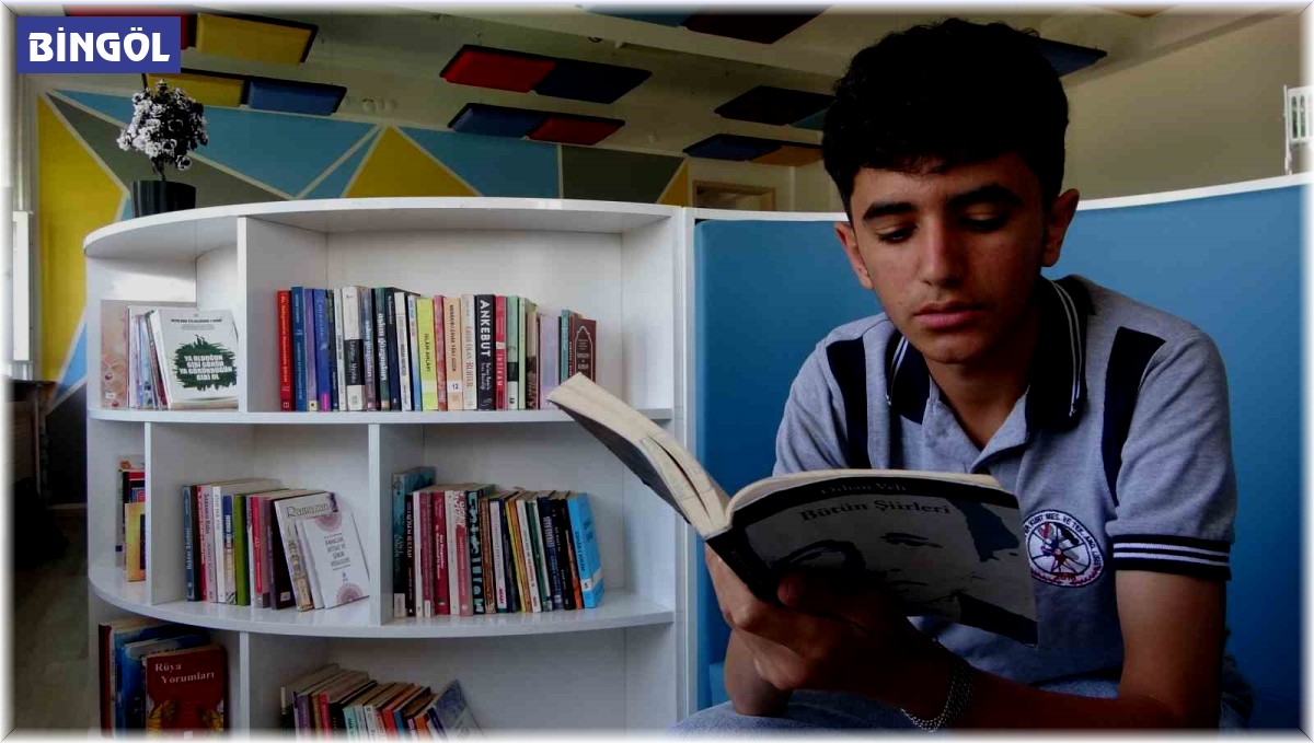Bingöl'de 50 kitap okuyan öğrenci ödüllendirildi