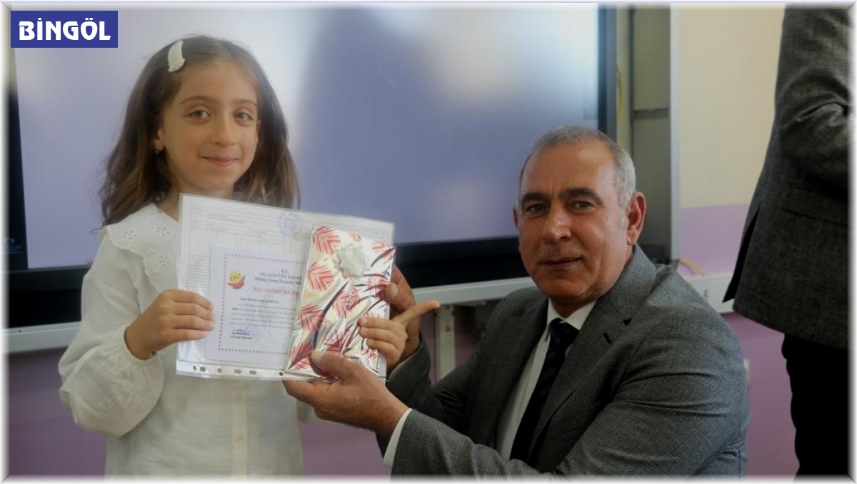 Bingöl'de 60 bin öğrenci karne heyecanı yaşadı