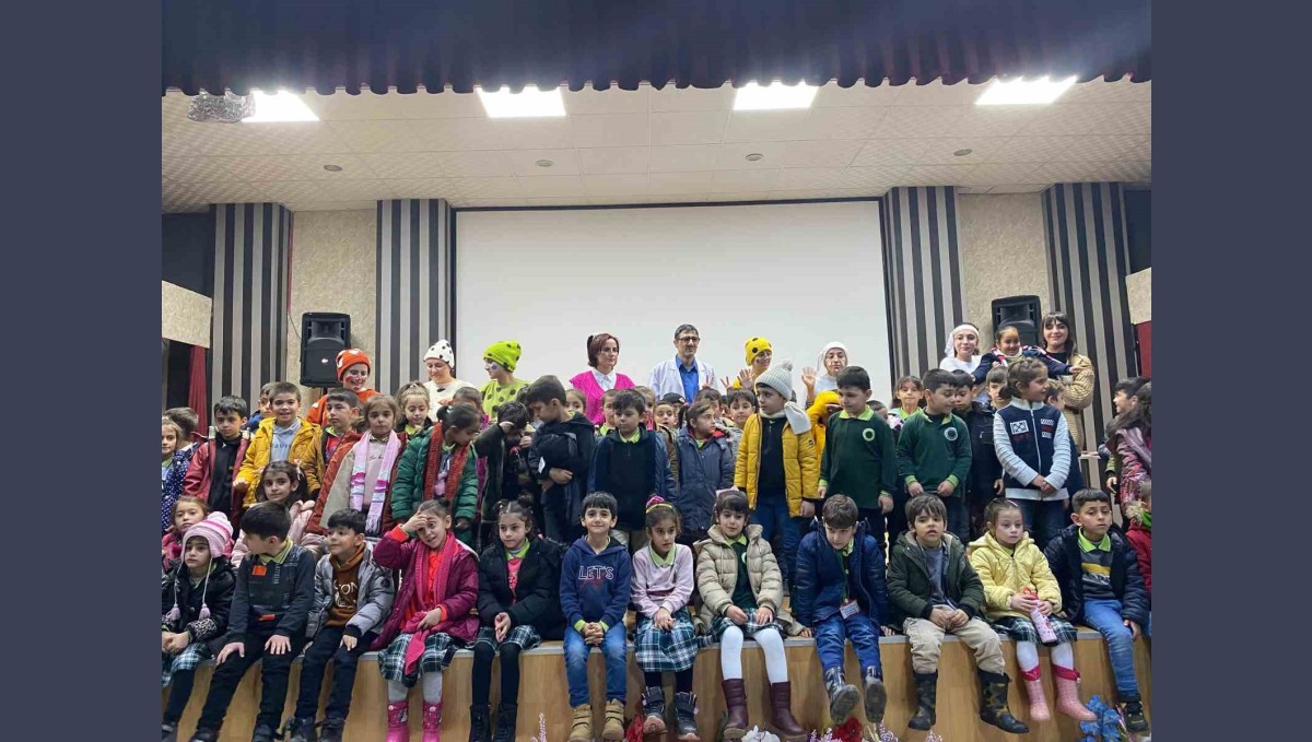 Bingöl'de 750 öğrenci tiyatro ile buluştu