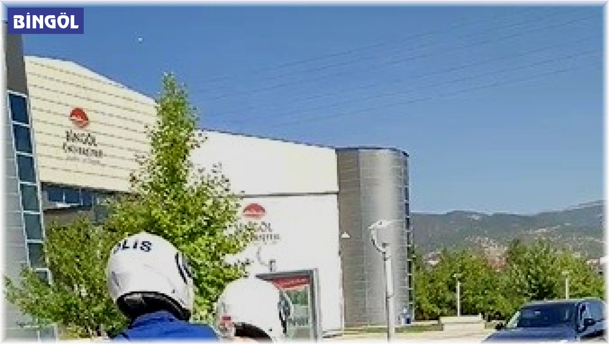 Bingöl'de adaylar, polis yardımıyla sınav yerlerine ulaştırıldı