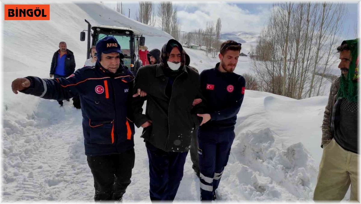 Bingöl'de AFAD, köyde mahsur kalan hastaya ulaştı