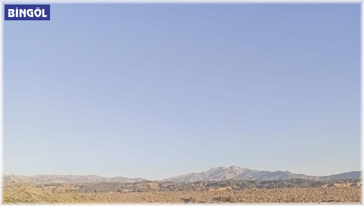 Bingöl'de baraj ortasında mahsur kalan vatandaşı ekipler kurtardı