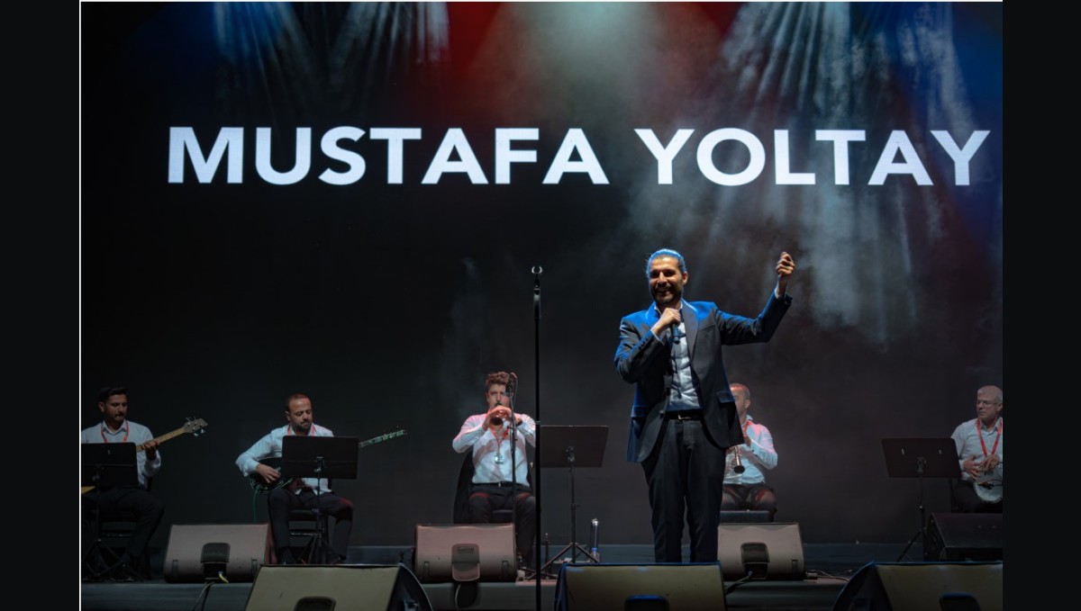 Bingöl'de "Bir Anadolu Şenliği" türkülerle devam etti