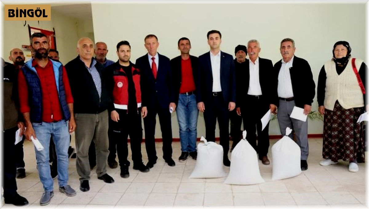 Bingöl'de çiftçilere fasulye tohumu dağıtıldı