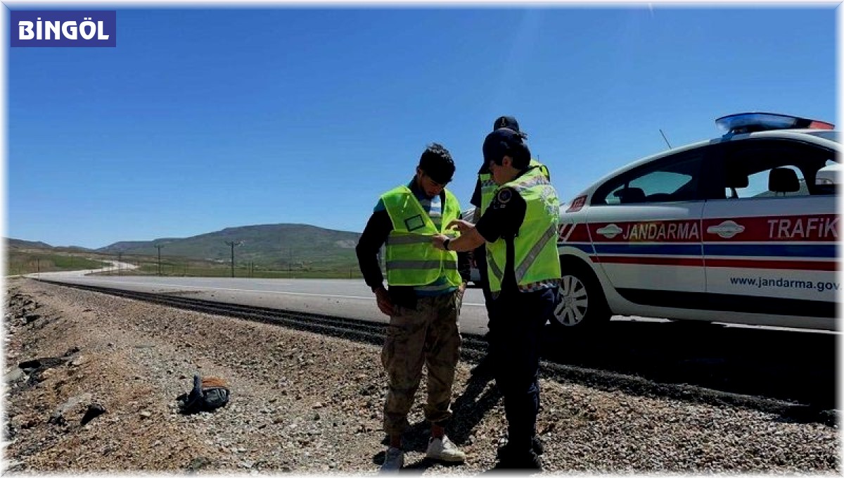 Bingöl'de çobanlara reflektif yelekler giydirildi