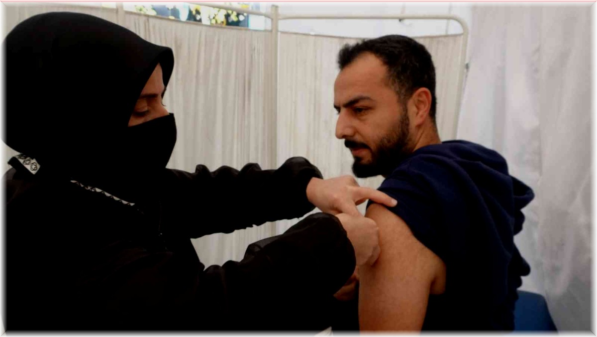 Bingöl'de Covid-19'a bağlı ölümlerin yüzde 96'sı aşısız