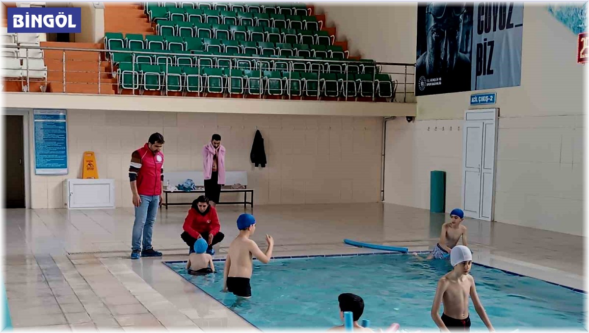 Bingöl'de depremzedelere havuz organizasyonu