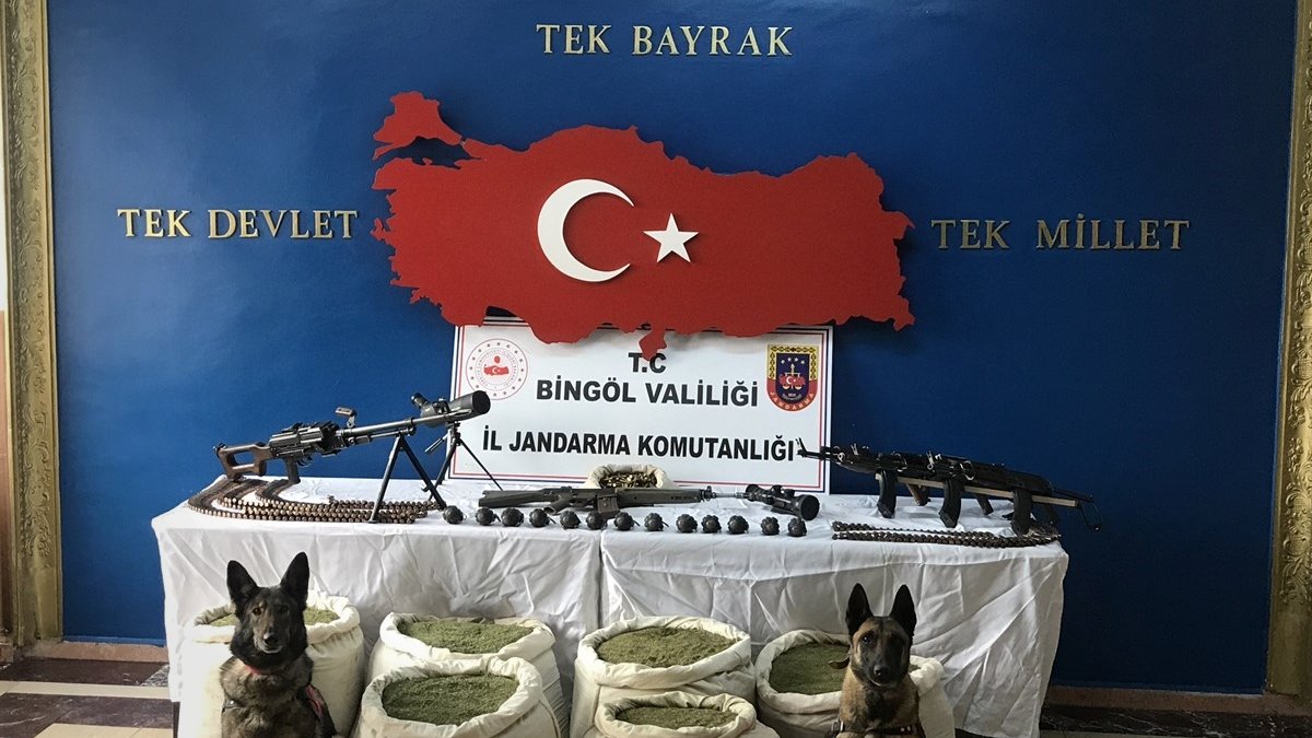 Bingöl'de "Eren-4" operasyonunda 150 kilogram esrar, silah ve mühimmat ele geçirildi