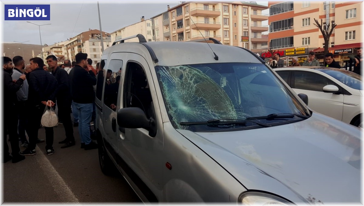 Bingöl'de hafif ticari aracın çarptığı yaya yaralandı: Aynı yerde ikinci kaza