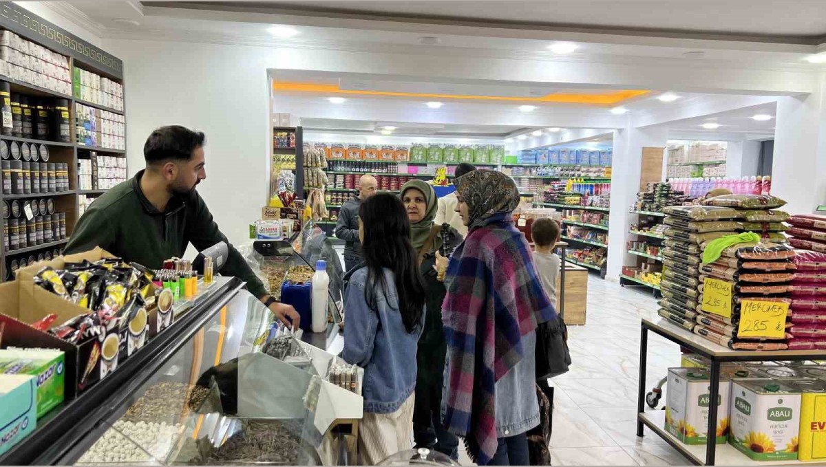 Bingöl'de havalar soğudu, aktarlarda kış çaylarına yoğun ilgi