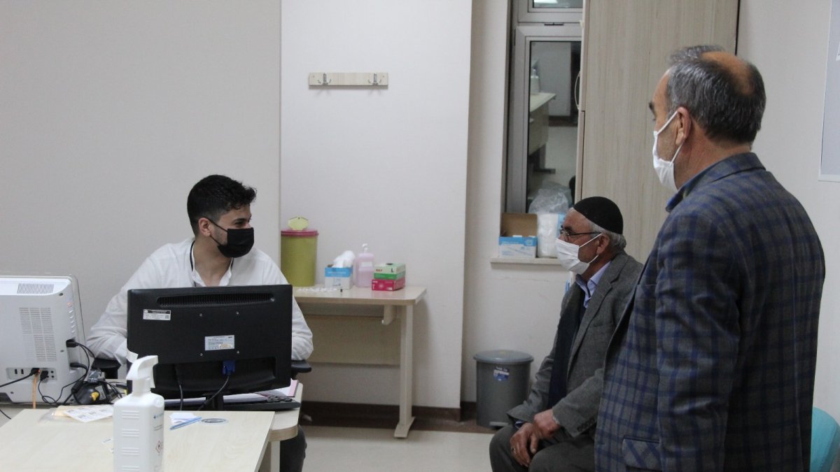 Bingöl'de iftar sonrası aşı yoğunluğu