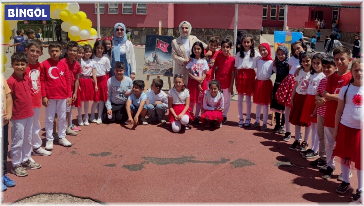 Bingöl'de ilkokul öğrencileri resim sergisi açtı