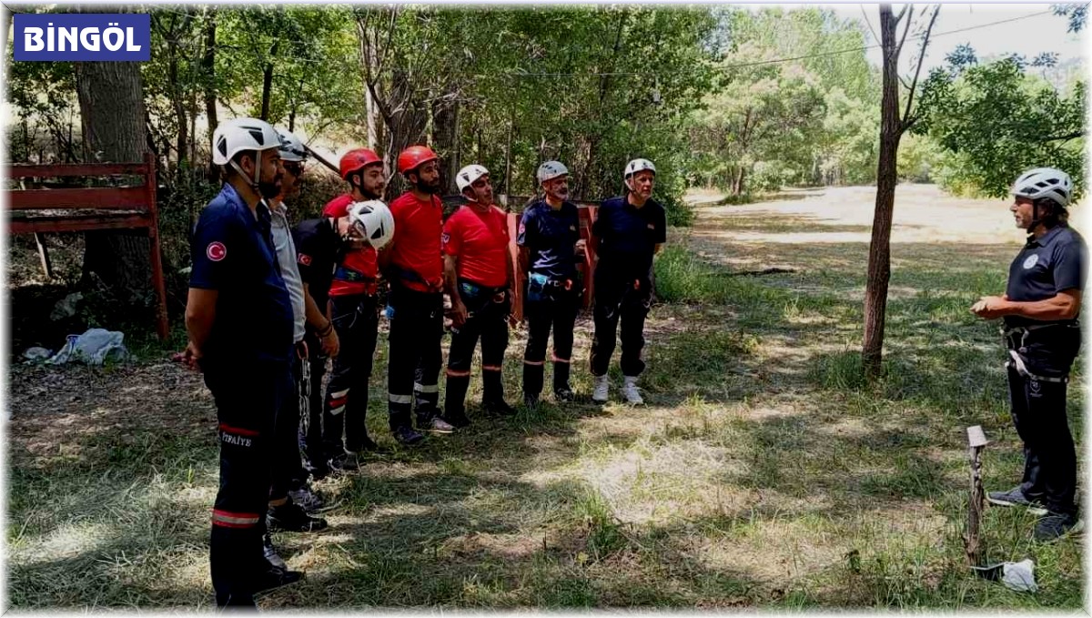 Bingöl'de itfaiye ekiplerine dağcılık eğitimi verilmeye başlandı