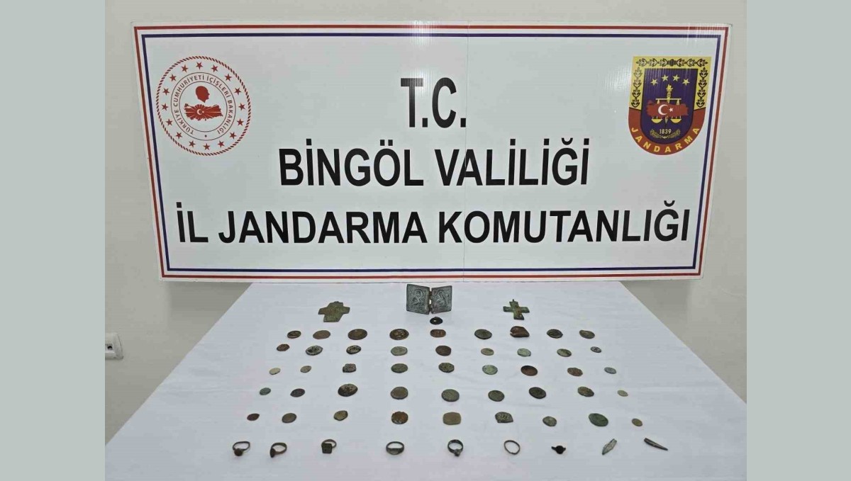 Bingöl'de jandarma ekipleri tarihi eser objeler ele geçirdi