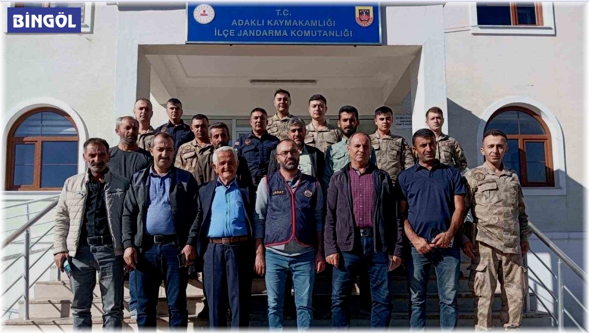 Bingöl'de jandarma ekipleri vatandaşları dolandırıcılık konusunda bilgilendirdi
