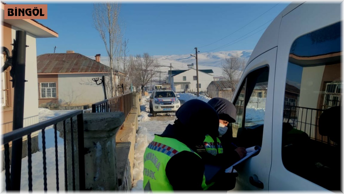 Bingöl'de jandarma okul servislerini denetledi