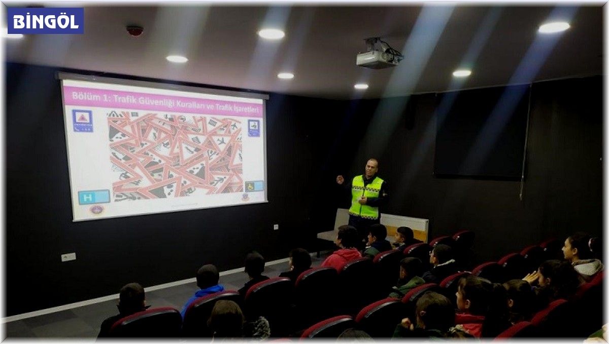 Bingöl'de jandarmadan öğrencilere trafik eğitimi