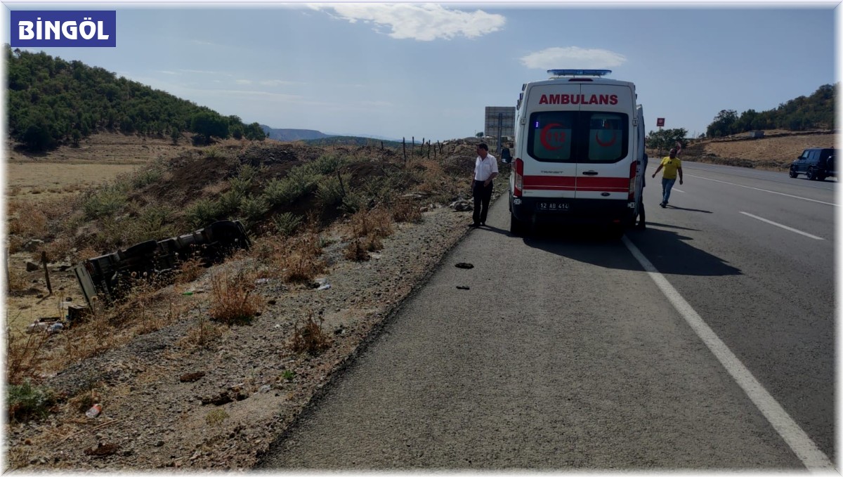 Bingöl'de kamyonet devrildi: 1 yaralı