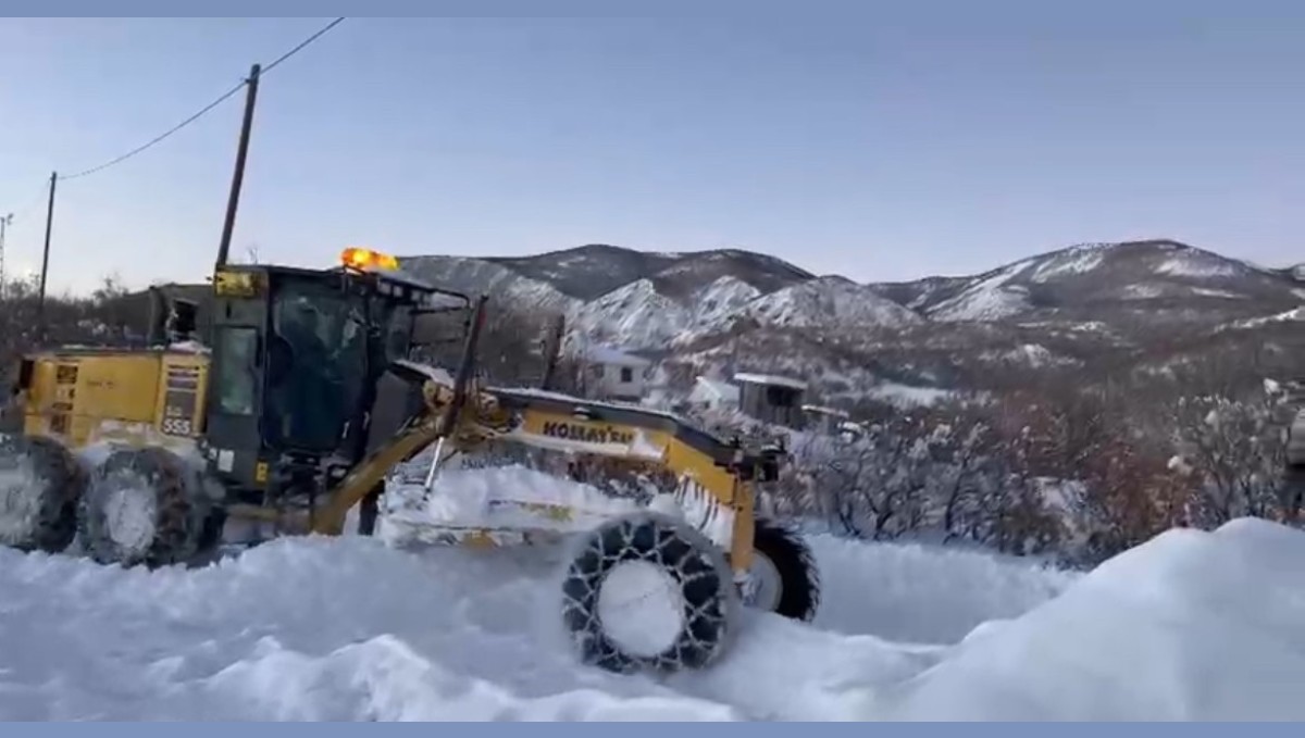 Bingöl'de kapalı köy yollarının büyük bölümü ulaşıma açıldı: 24 köy yolunda çalışmalar sürüyor