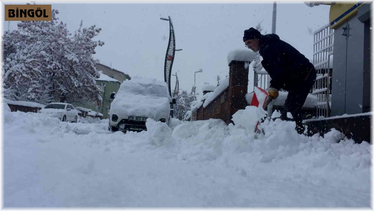 Bingöl'de kar esareti, 175 köy yolu ulaşıma kapandı