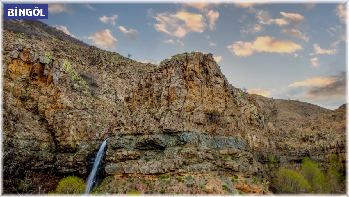 Bingöl'de karlar eridi, şelaleler akmaya başladı