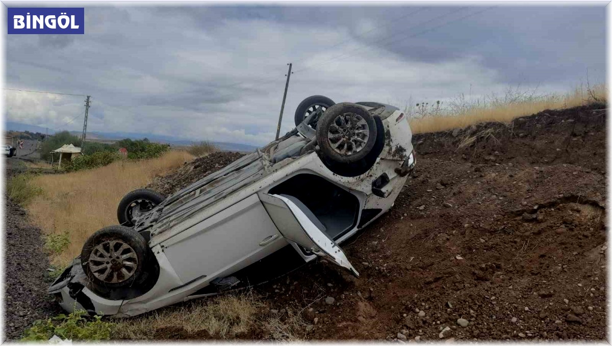 Bingöl'de kontrol çıkan otomobil takla attı: 1 yaralı
