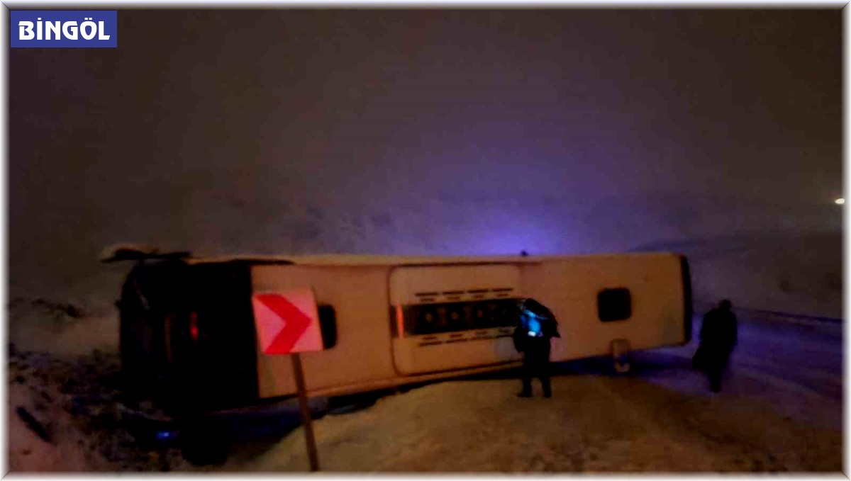 Bingöl'de kontrolden çıkan otobüs yan yattı: 16 yaralı