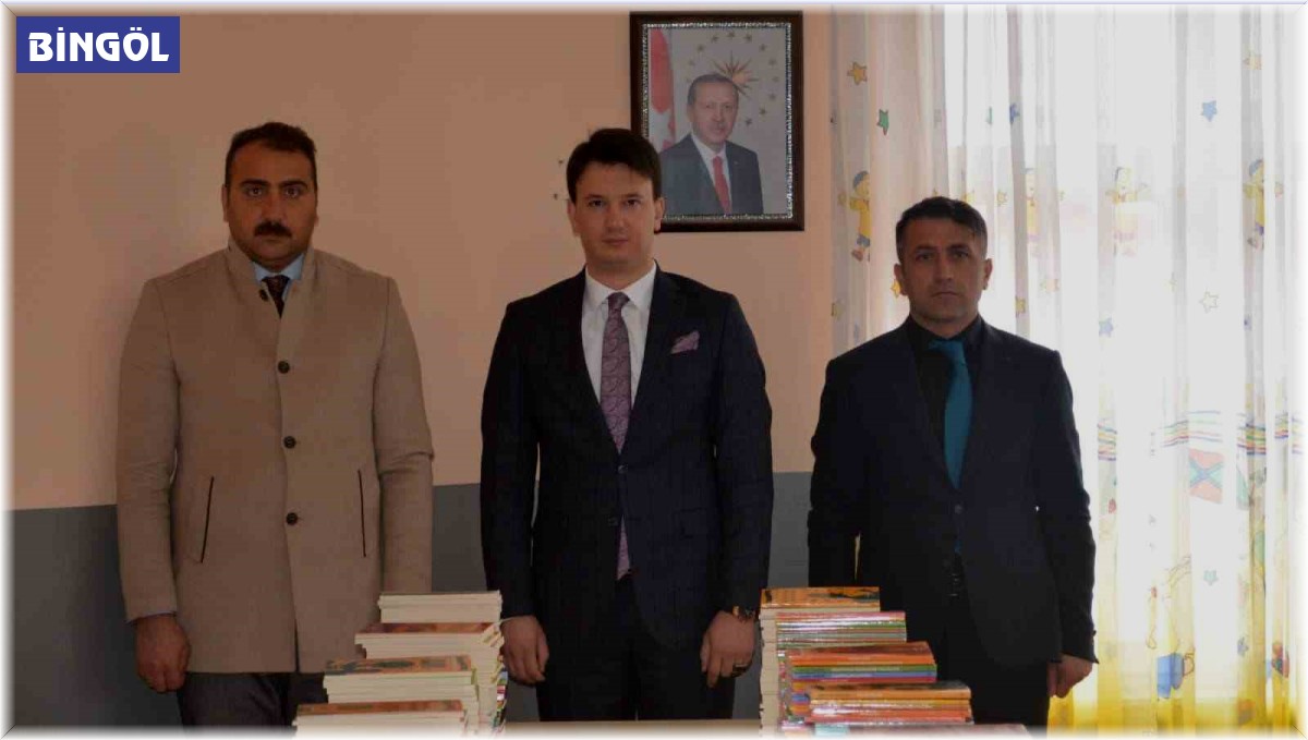 Bingöl'de köy okullarına kitap seti hediye edildi