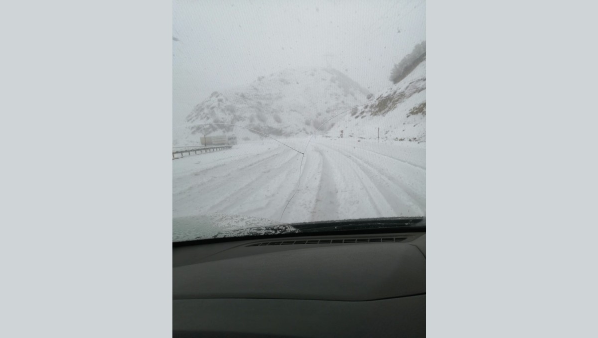 Bingöl'de mayıs ortasında kar sürprizi: Araçlar yolda kaldı