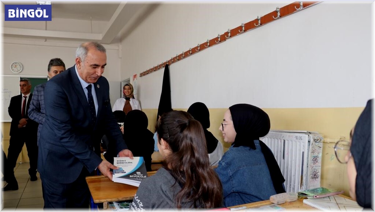 Bingöl'de öğrencilere kaynak kitap dağıtımı başladı