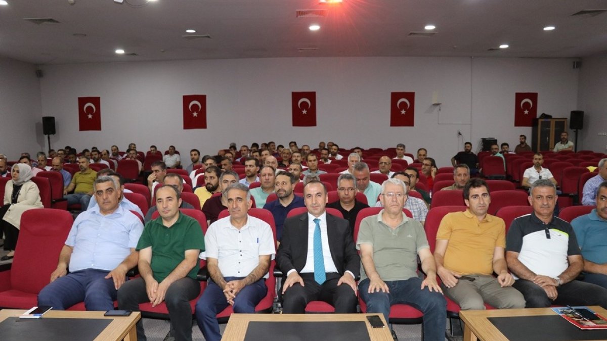 Bingöl'de okul müdürleriyle değerlendirme toplantısı yapıldı