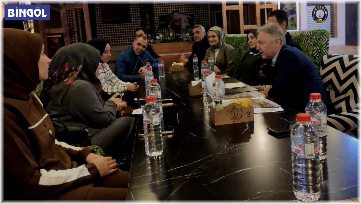 Bingöl'de 'Okuyan Muallimler' Projesi