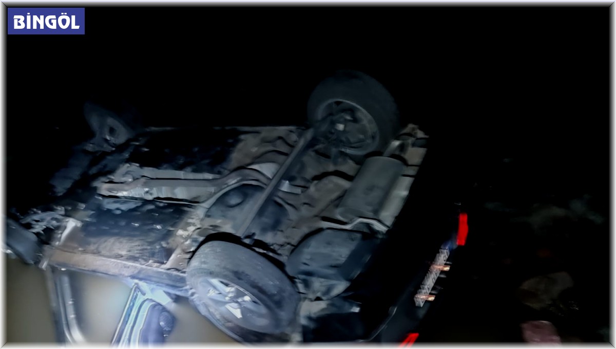 Bingöl'de otomobil dereye yuvarlandı: 7 yaralı