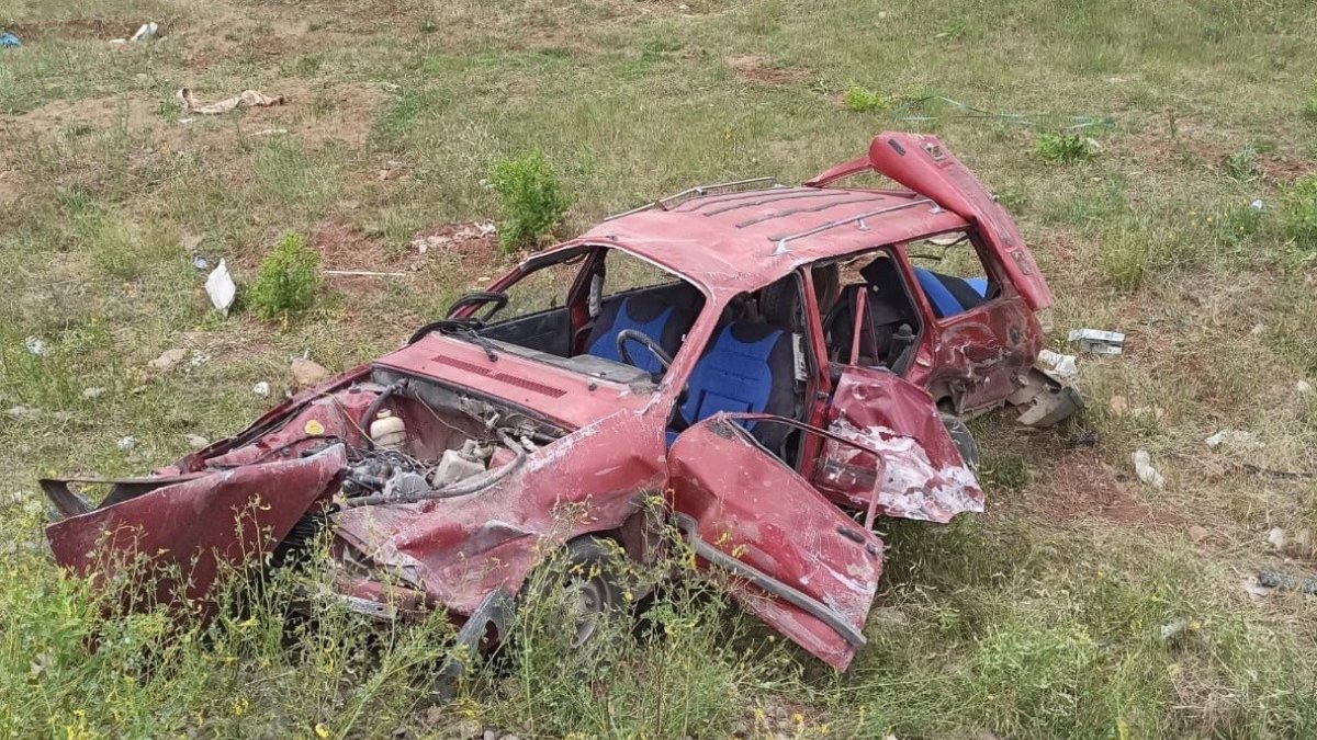 Bingöl'de otomobil ile traktör çarpıştı: 4 yaralı